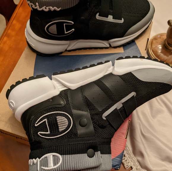 Champion Black & Gray Size 10 - Picture 9 of 11